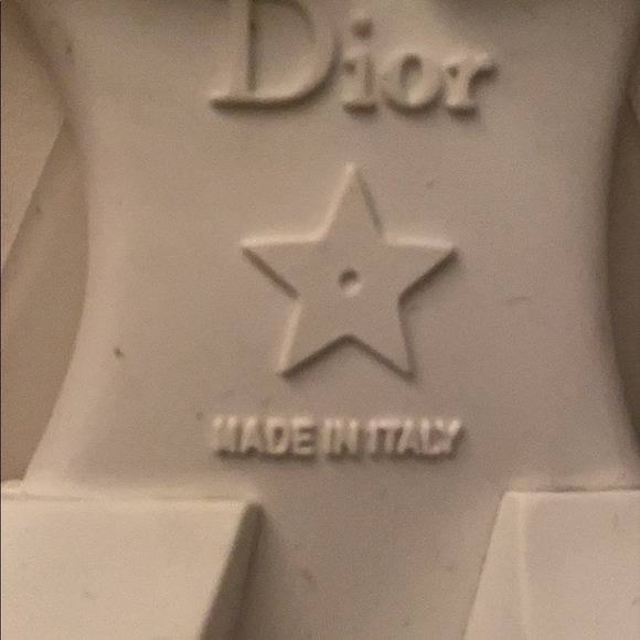 Dior sneakers… pre loved 🥰  💞 - Picture 3 of 4